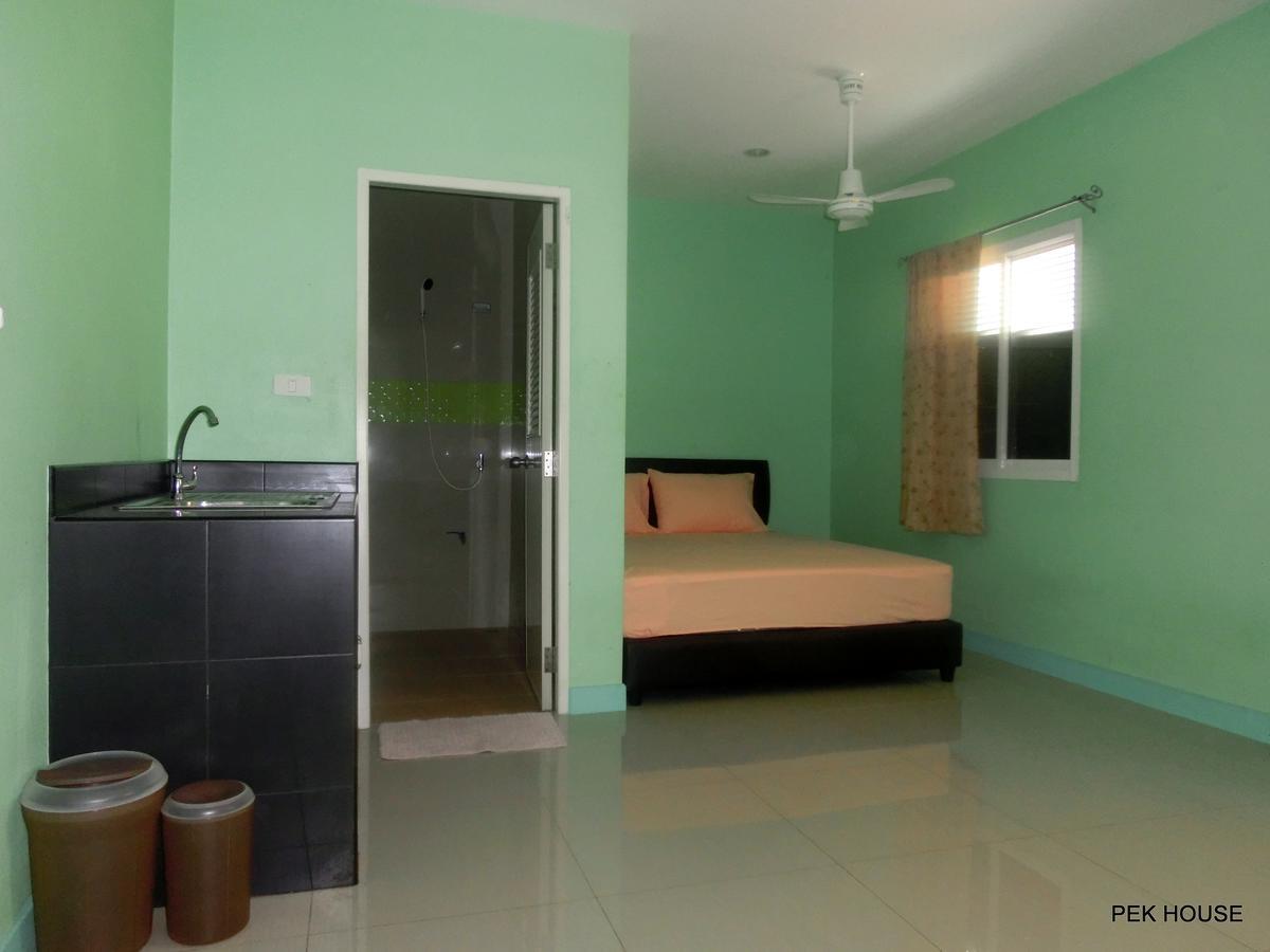 Pek House Apartment Phuket Екстериор снимка
