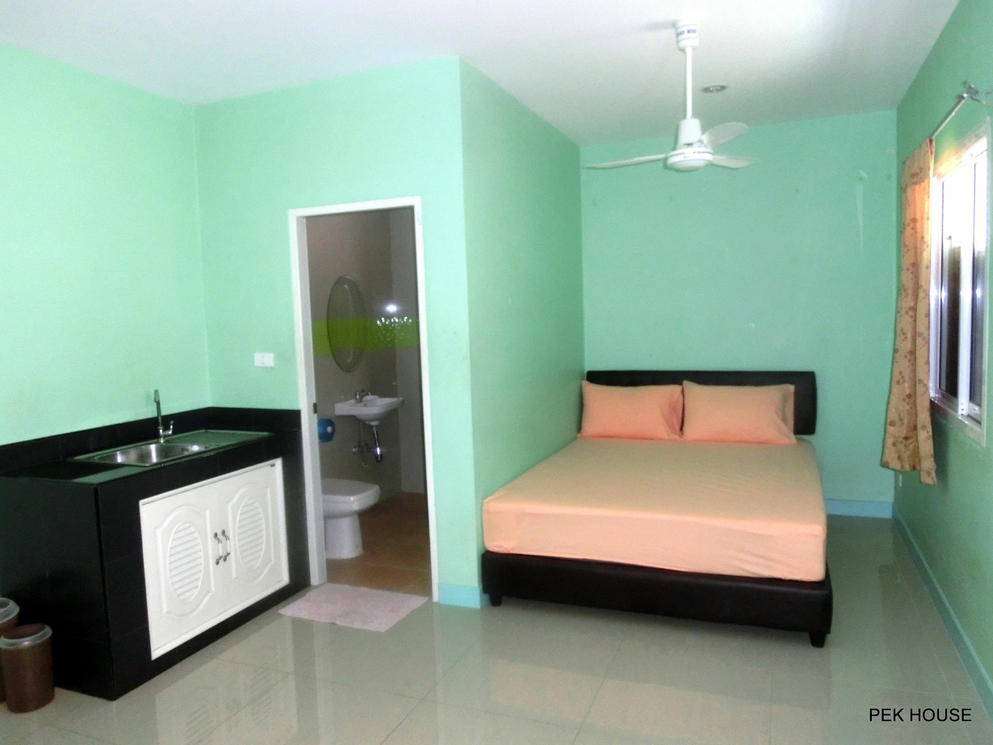 Pek House Apartment Phuket Екстериор снимка