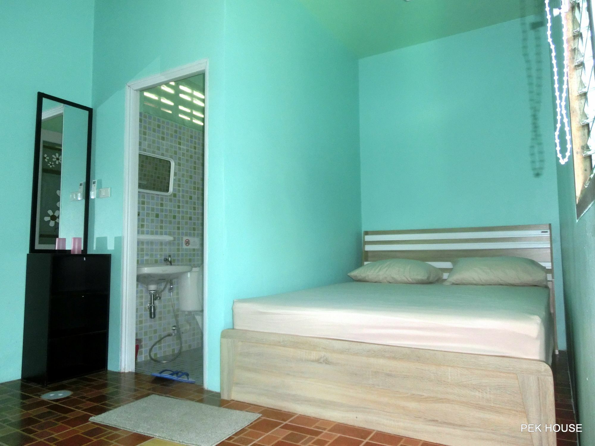Pek House Apartment Phuket Екстериор снимка