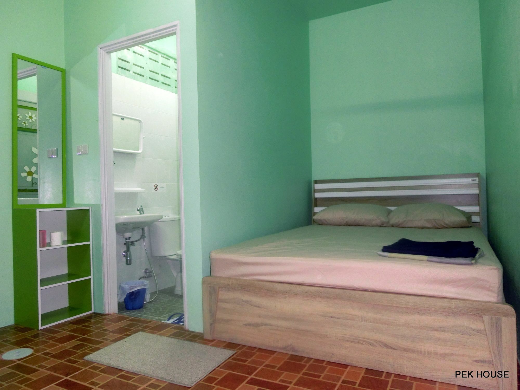 Pek House Apartment Phuket Екстериор снимка